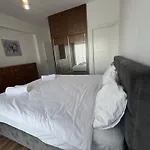 Caesar & - With 2 Bedroom Apartment