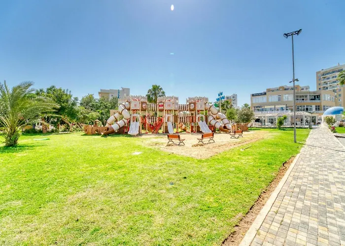 Caesar & - With 2 Bedroom *