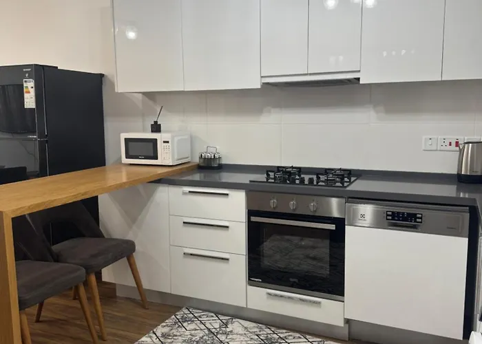 Caesar & - With 2 Bedroom Apartament *