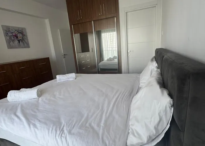 Caesar & - With 2 Bedroom Apartament