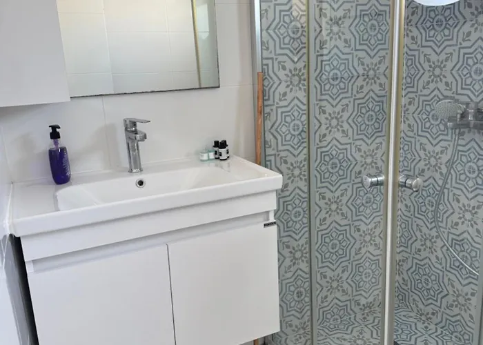 Caesar & - With 2 Bedroom Apartament *