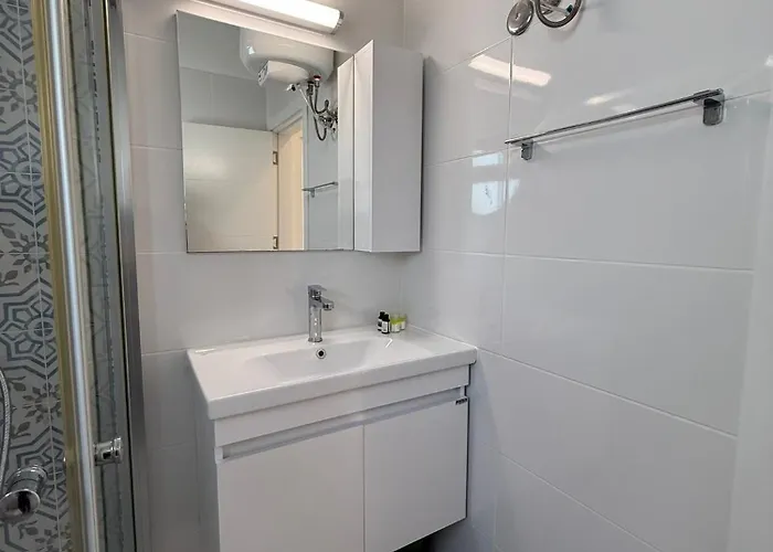 Caesar & - With 2 Bedroom *