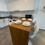Caesar & - With 2 Bedroom *