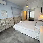 Caesar & - With 2 Bedroom *