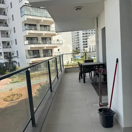 Caesar & - With 2 Bedroom דירה *
