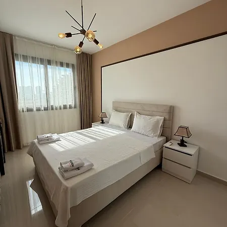 Caesar & - With 2 Bedroom - Aurelius Lägenhet Agios Georgios (Famagusta)