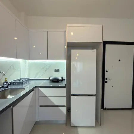 Caesar & - With 2 Bedroom Apartment *