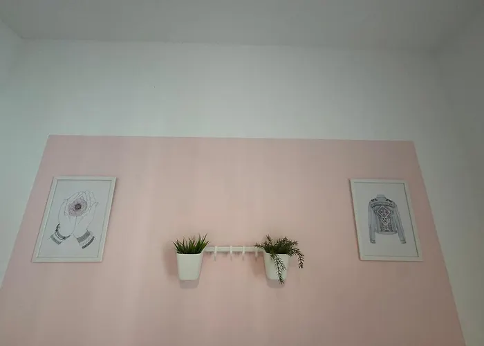 Caesar & - With 2 Bedroom *