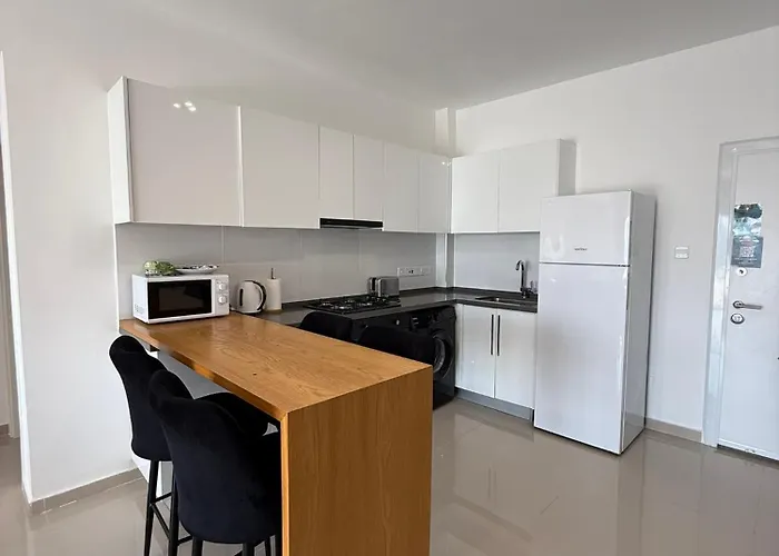 Caesar & - With 2 Bedroom *